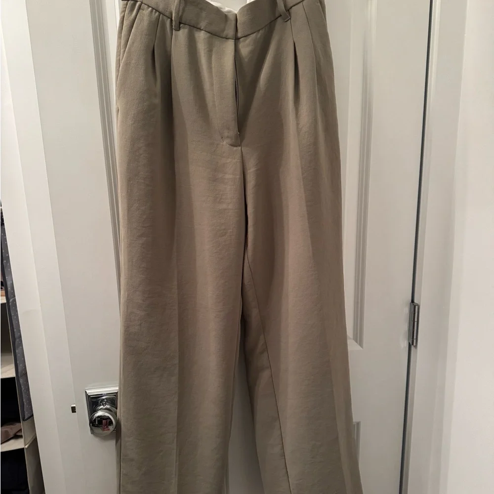 Aritzia Wilfred Beige Effortless Wide Leg Crepette Pants 8 - Picture 2 of 3